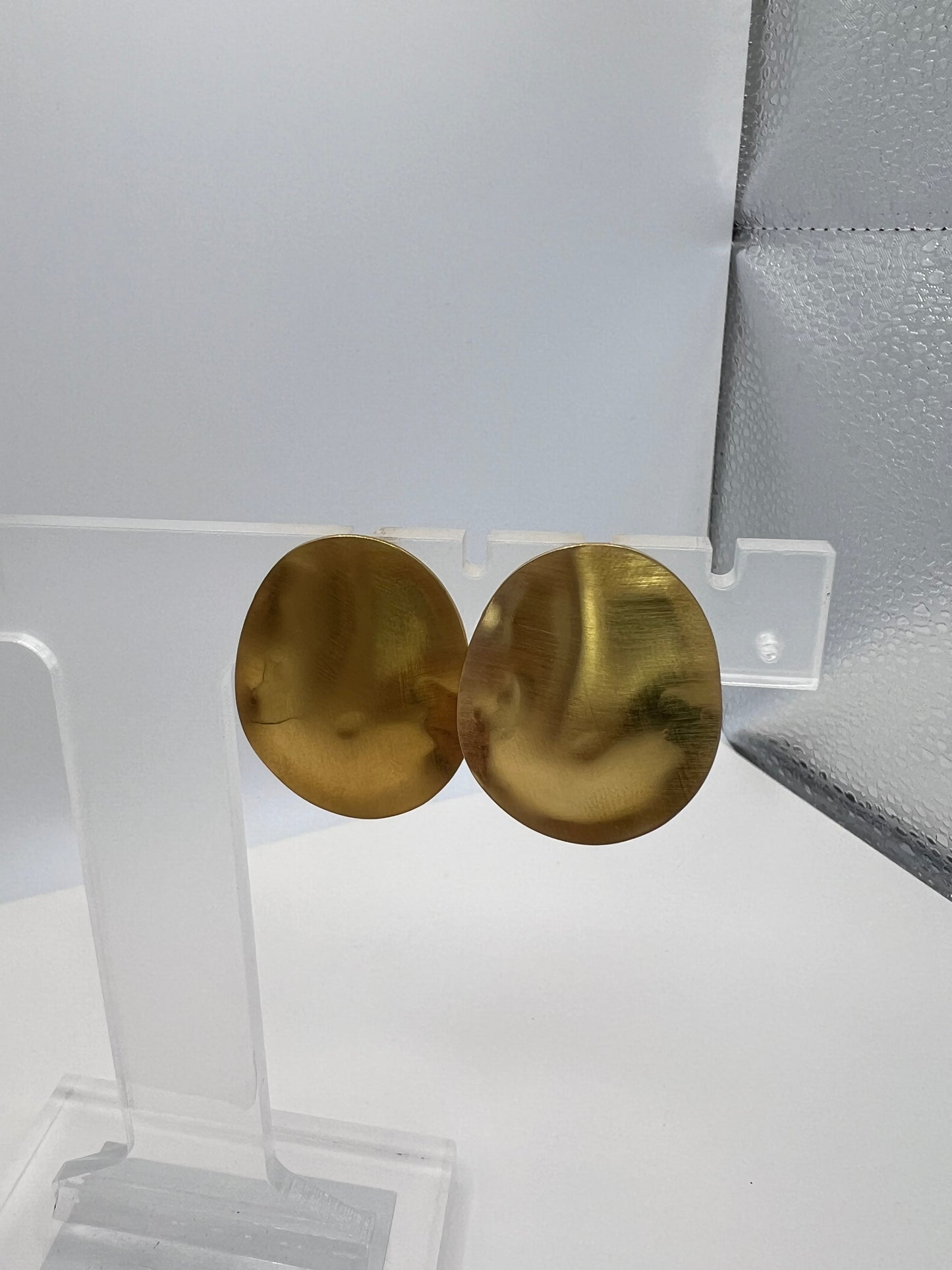 Oval solid plate earrings