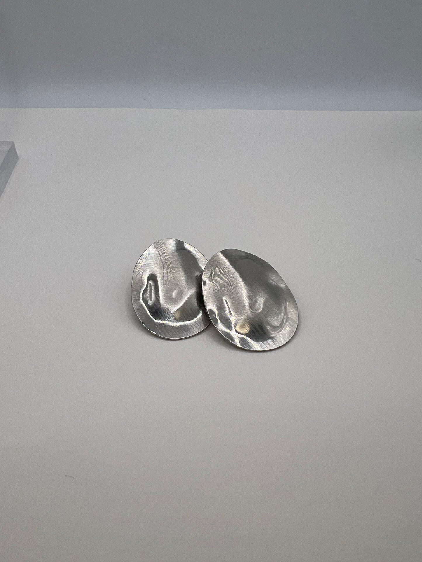 Oval solid plate earrings