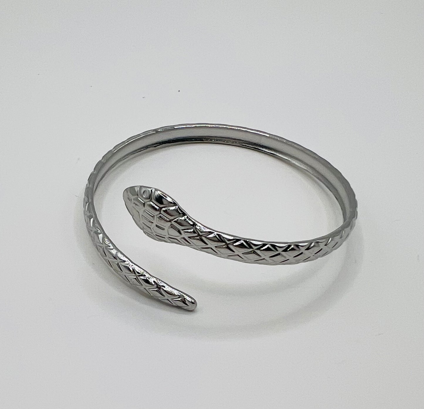 Adjustable snake bracelet