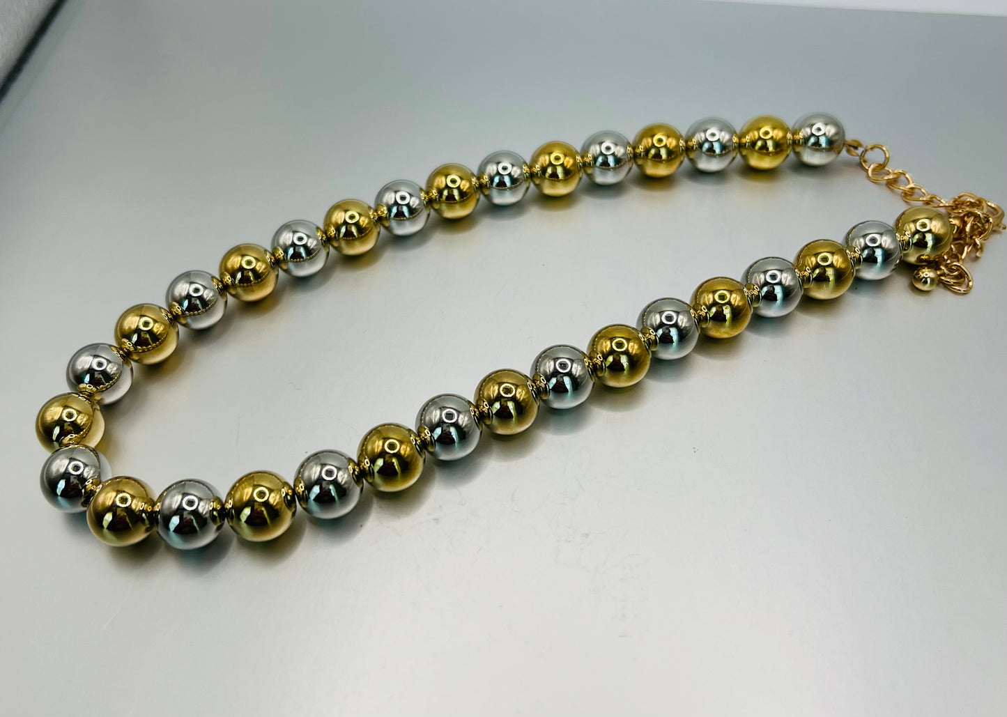 High quality metal coated acrylic pearl necklaces