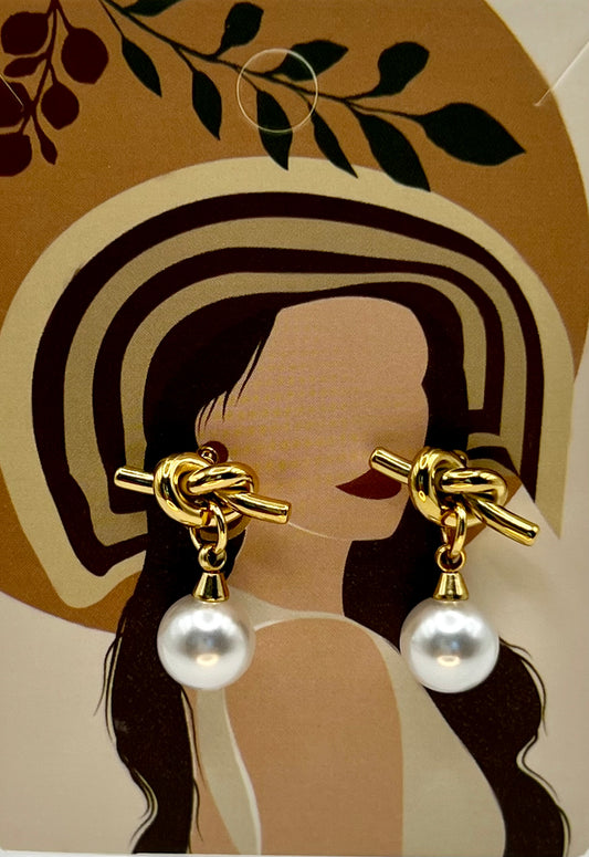 Gold knotted pearl earrings