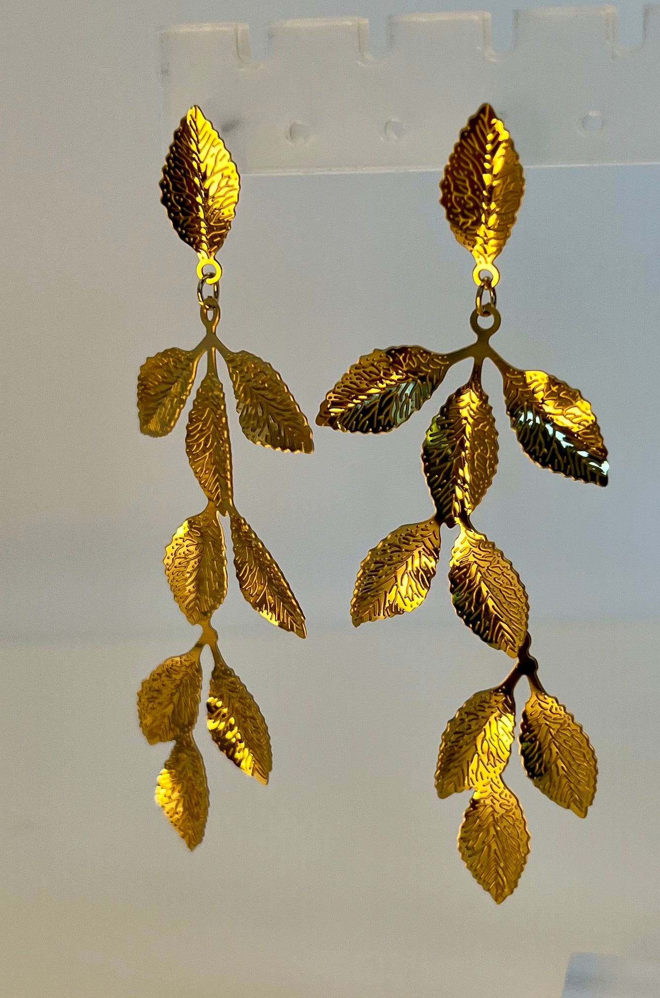 Dangling leaves earrings