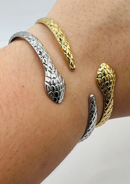 Adjustable snake bracelet