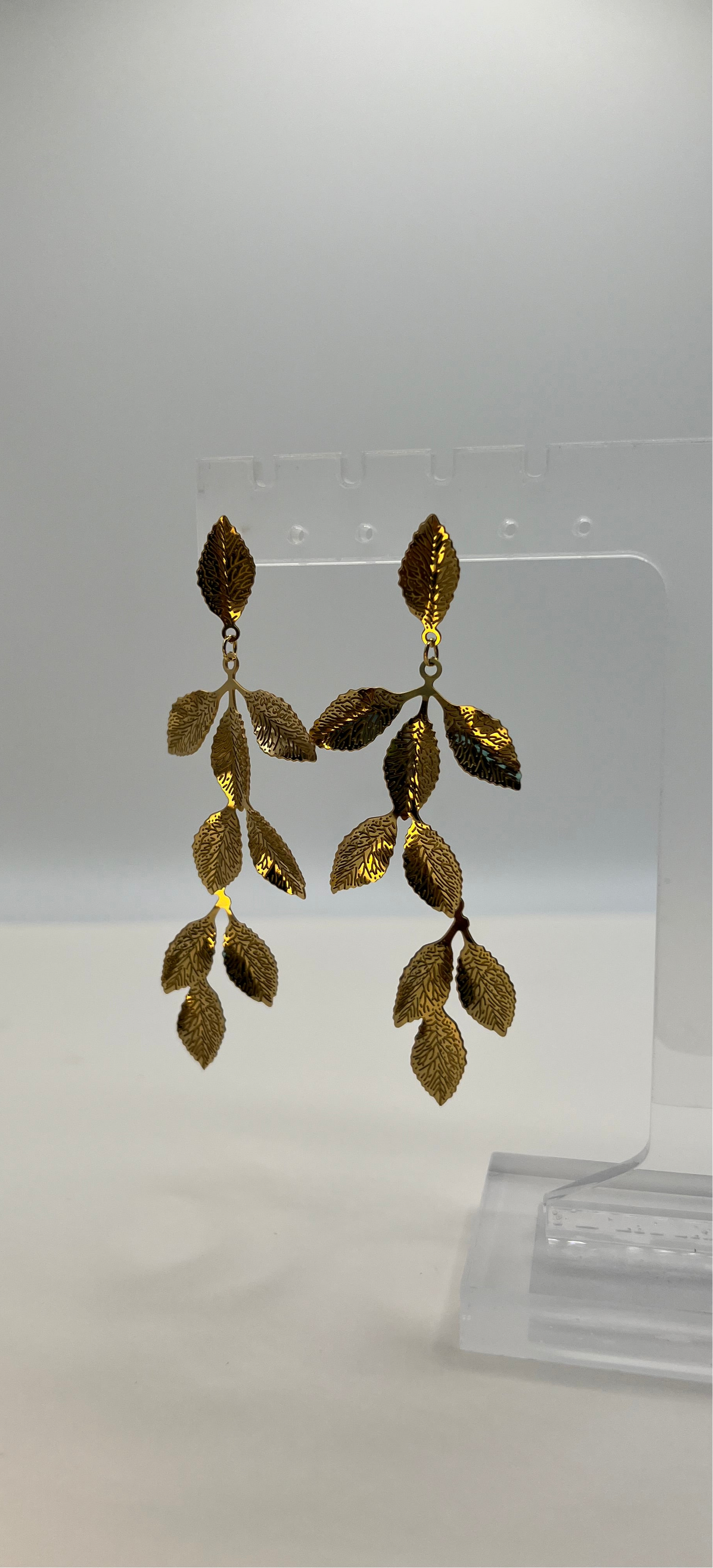 Dangling leaves earrings