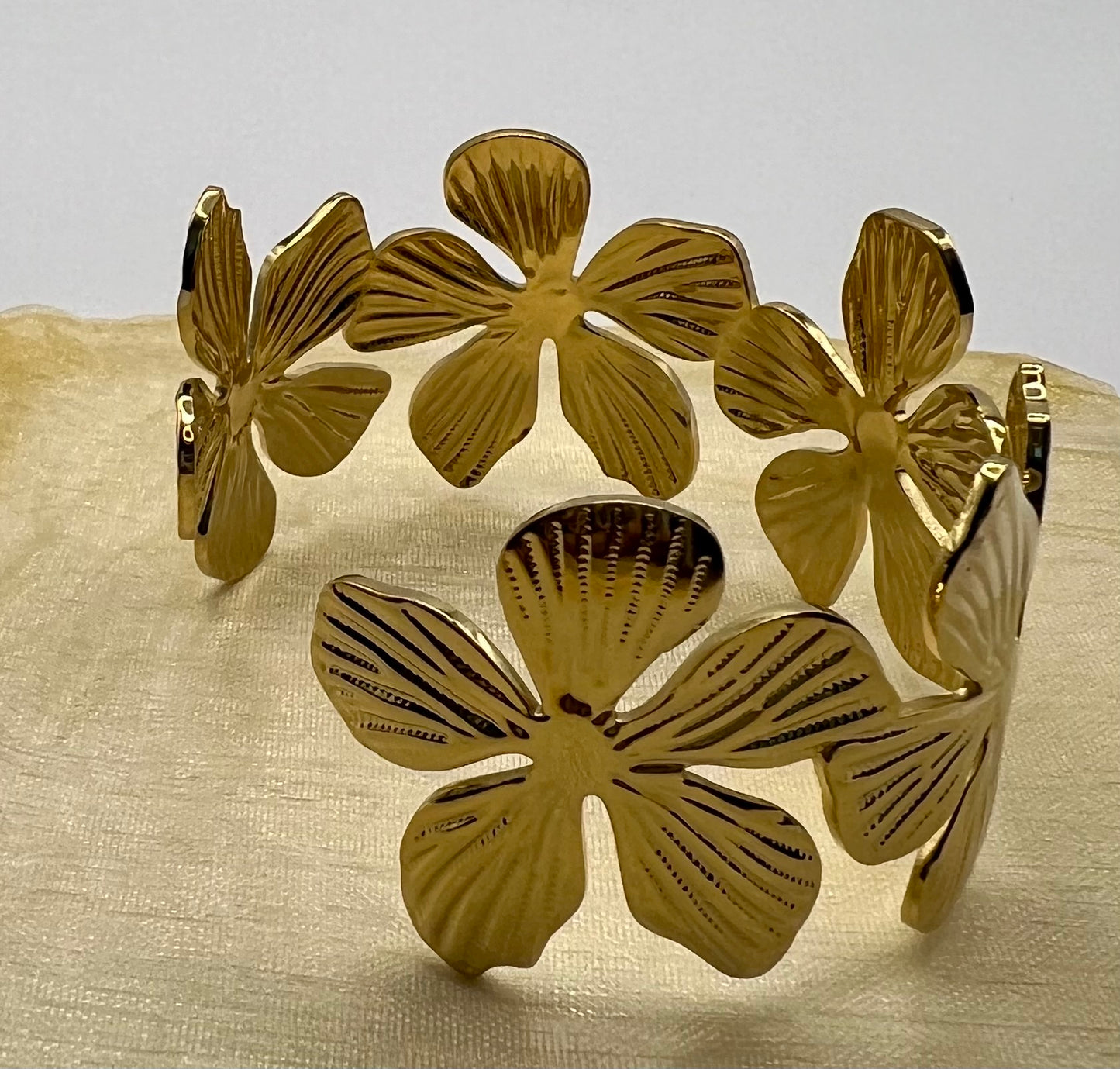 Flower petals bangle