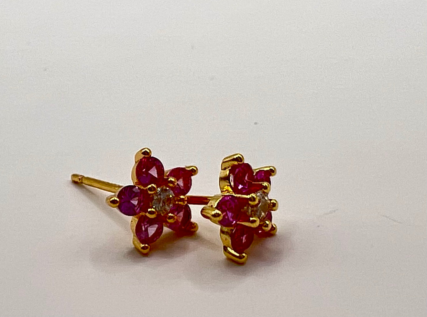 Flower stud with stones earrings