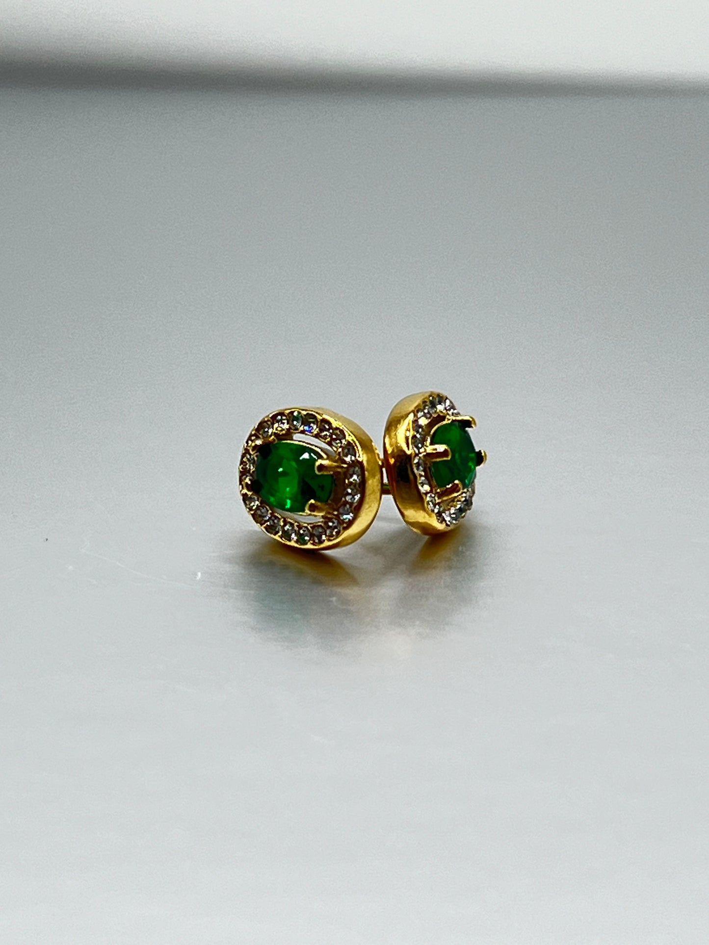 Oval rhinestone earring studs