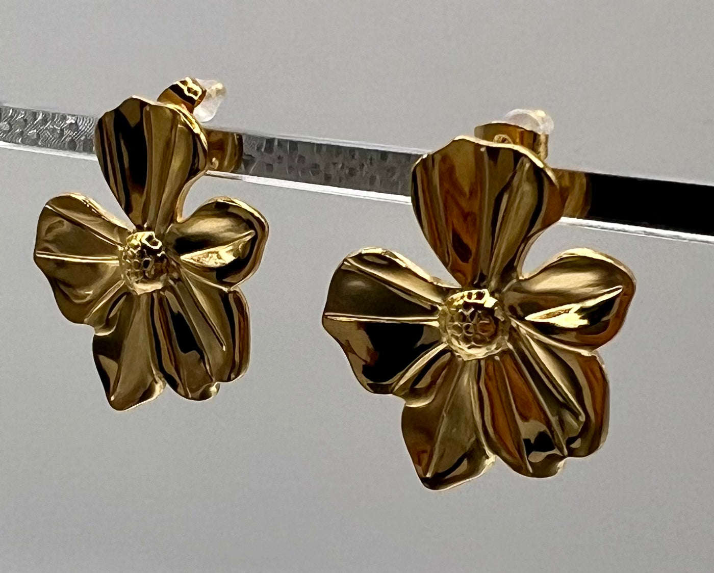 Classic style large flower earrings