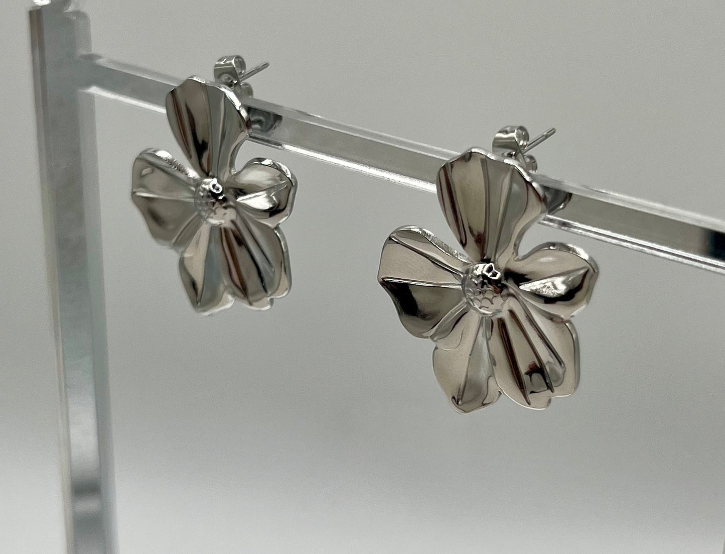 Classic style large flower earrings